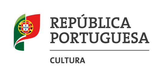 Logótipo da República Portuguesa. No lado esquerdo está a bandeira portuguesa. No centro da imagem lê-se em letras maiúsculas pretas República Portuguesa. Por baixo lê-se em letras maiúsculas pretas Cultura.